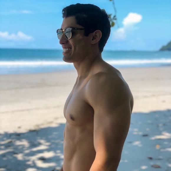 Meet your Posher, Esteban - Picture 1 of 1